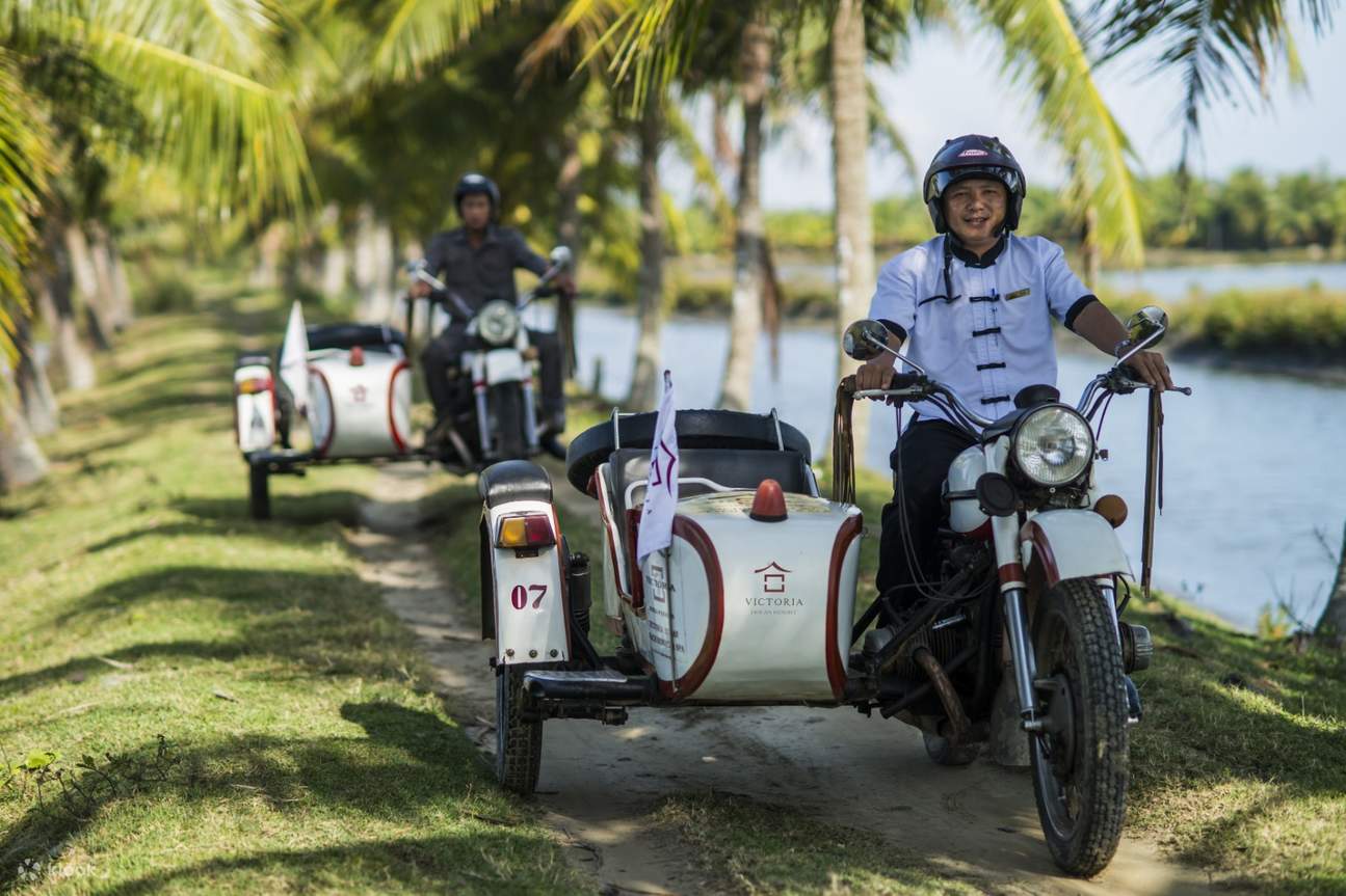 sidecar with driver in hoi an